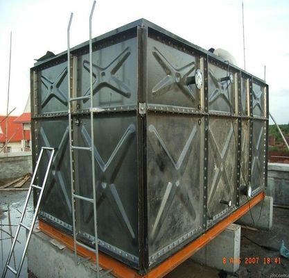 Un réservoir d'eau propre de 10000 litres avec une réduction populaire et un bon produit