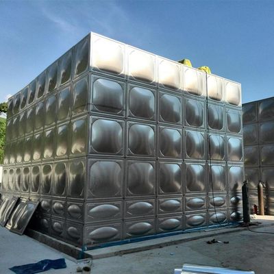 Réservoir d'eau en acier inoxydable de 120 tonnes avec eau propre et matériel de résines