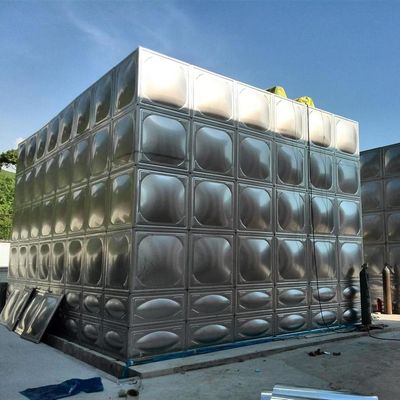 Réservoir d'eau en acier inoxydable de 120 tonnes avec eau propre et matériel de résines